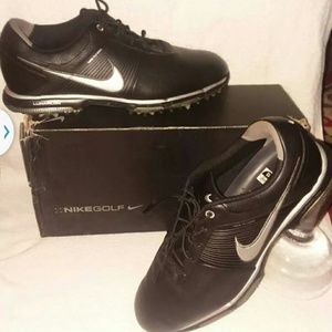 Nikes Mens Golf Shoes